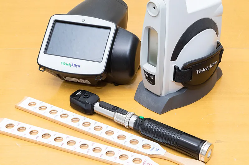 非接触式レフラクトメータなど